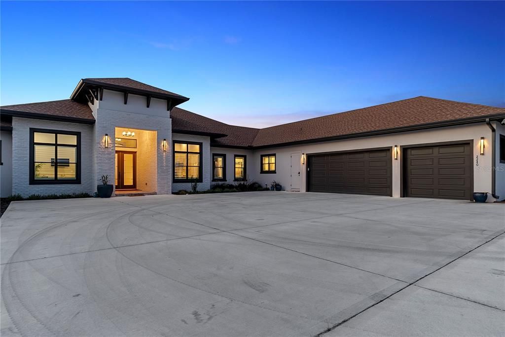 For Sale: $1,800,000 (6 beds, 4 baths, 3770 Square Feet)