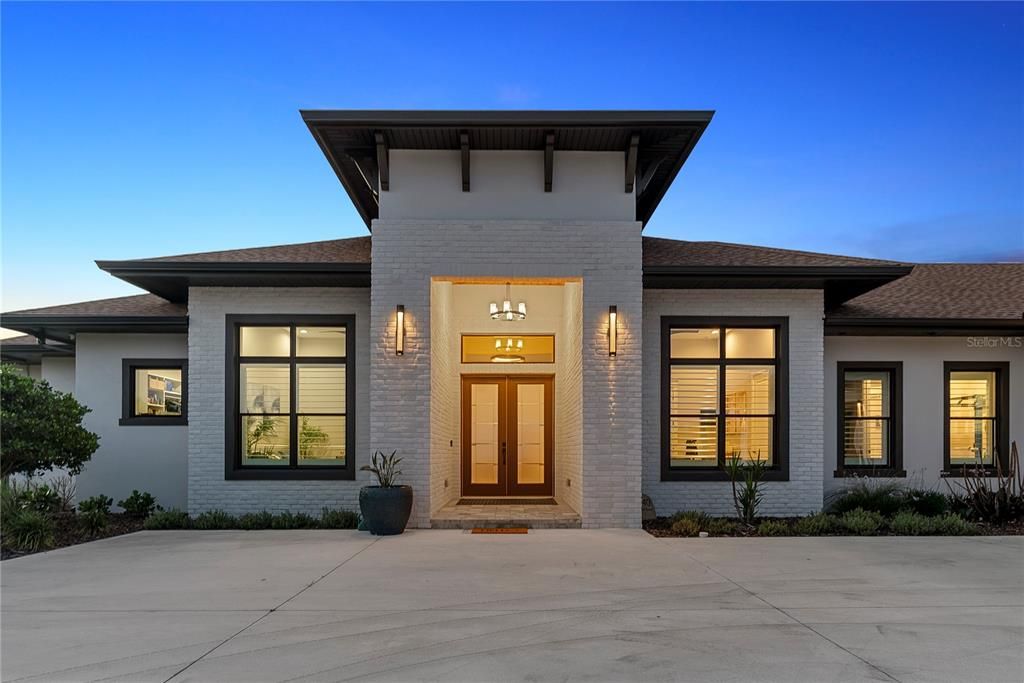 For Sale: $1,800,000 (6 beds, 4 baths, 3770 Square Feet)