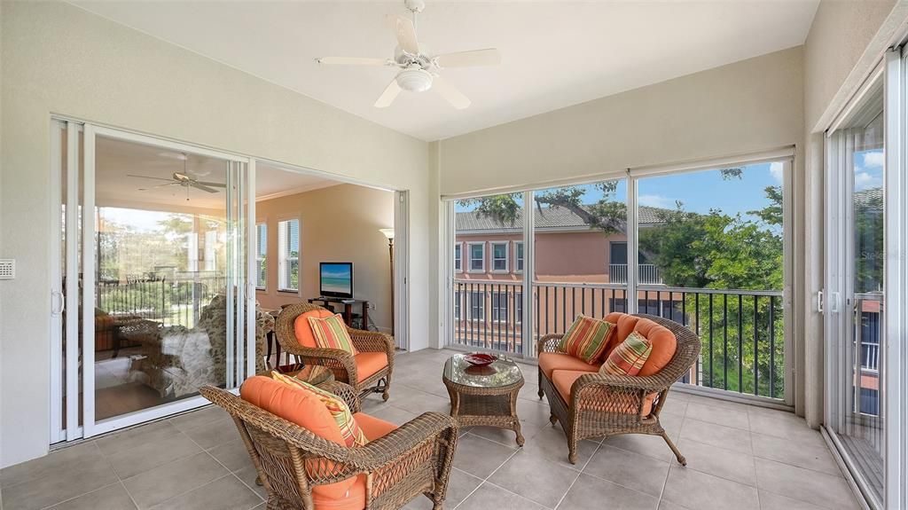 En Venta: $459,000 (3 camas, 3 baños, 2687 Pies cuadrados)