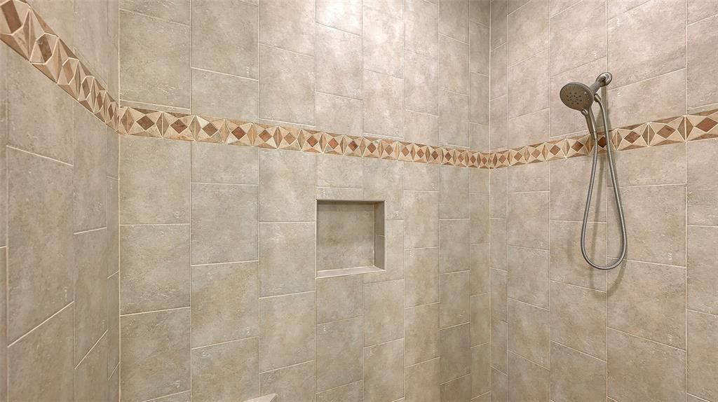 En Venta: $459,000 (3 camas, 3 baños, 2687 Pies cuadrados)