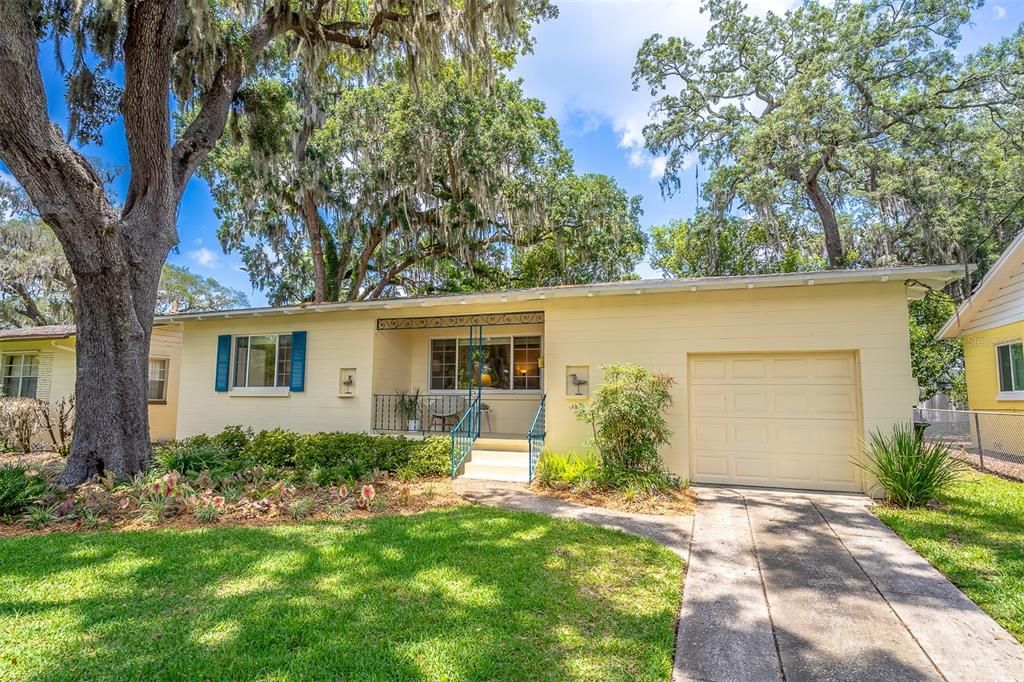 For Sale: $498,000 (2 beds, 1 baths, 1168 Square Feet)