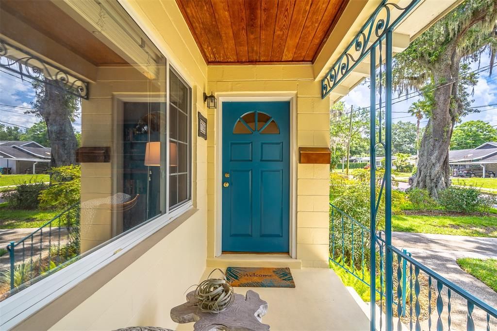 For Sale: $498,000 (2 beds, 1 baths, 1168 Square Feet)