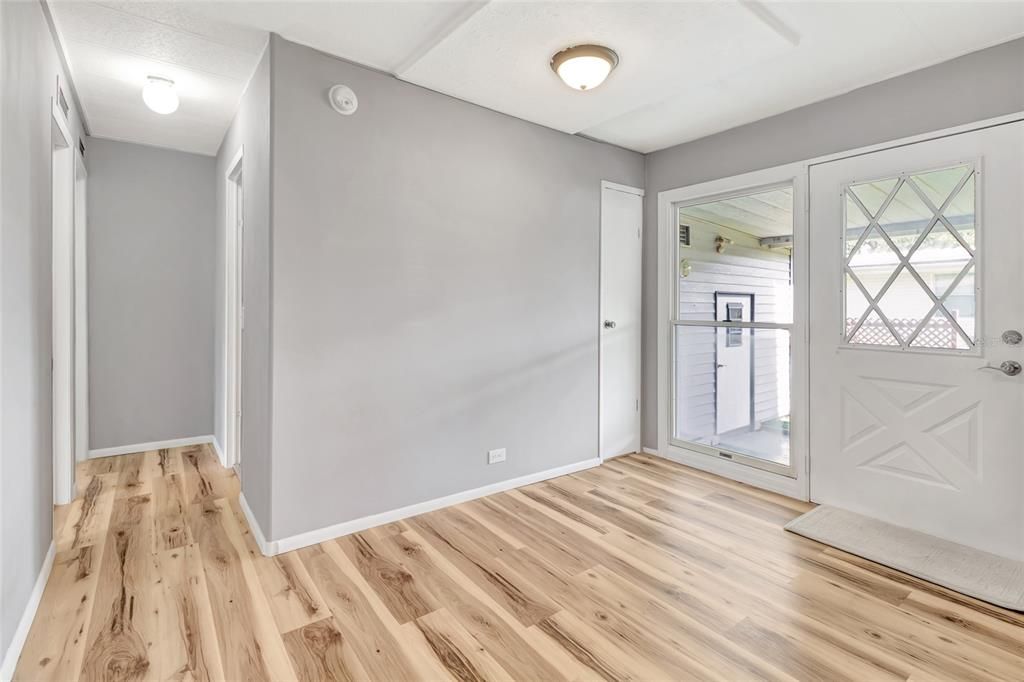 На продажу: $155,000 (2 спален, 2 ванн, 1152 Квадратных фут)