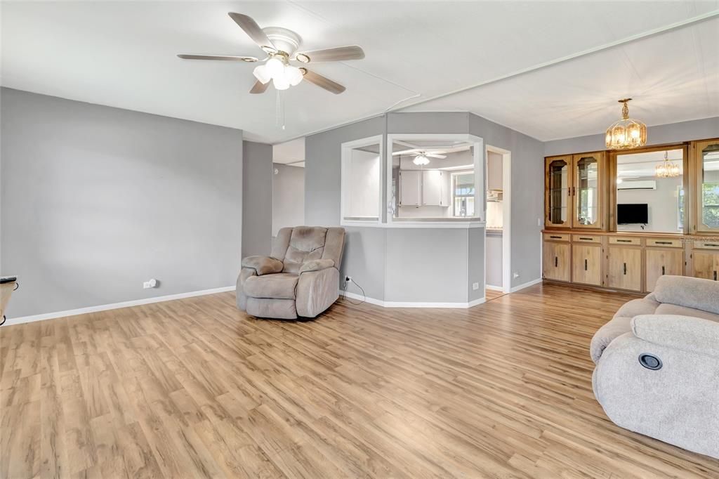 На продажу: $155,000 (2 спален, 2 ванн, 1152 Квадратных фут)