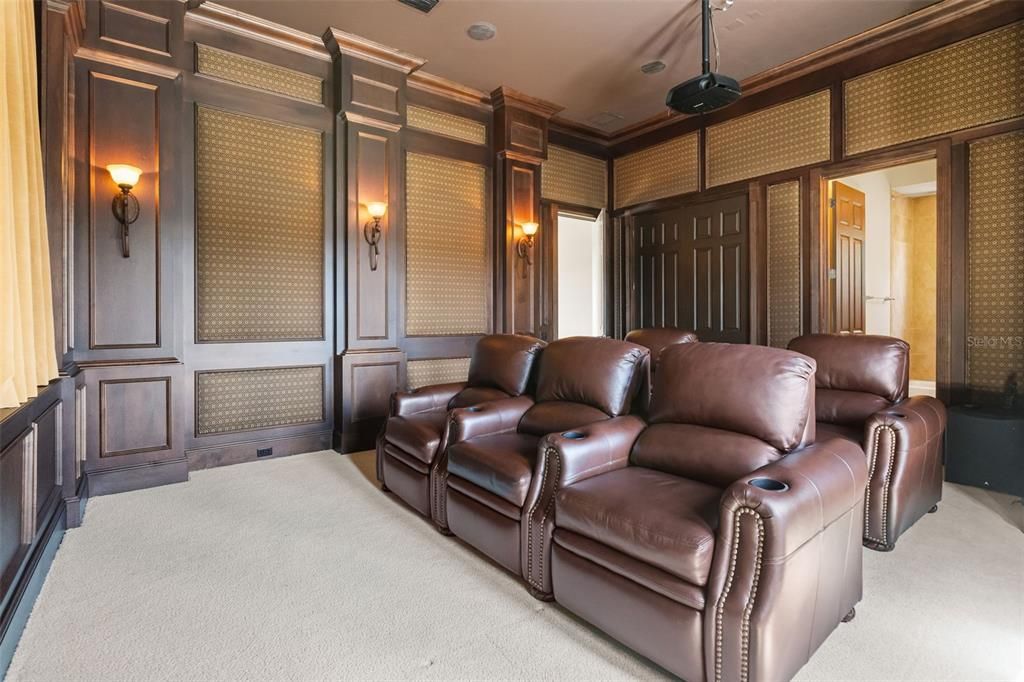 For Sale: $2,050,000 (5 beds, 6 baths, 8164 Square Feet)