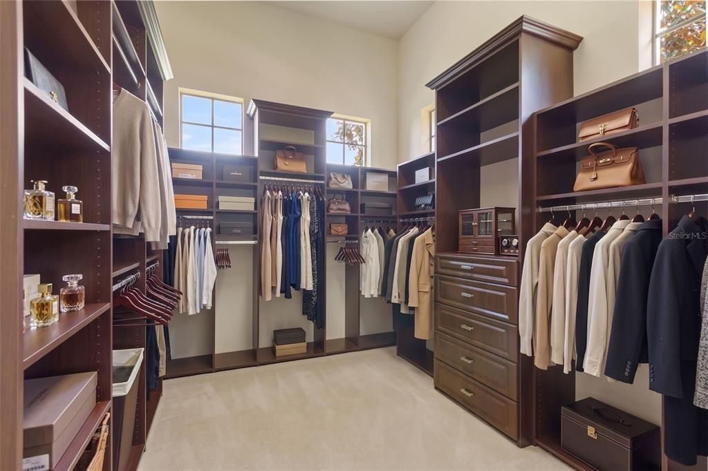 For Sale: $2,050,000 (5 beds, 6 baths, 8164 Square Feet)