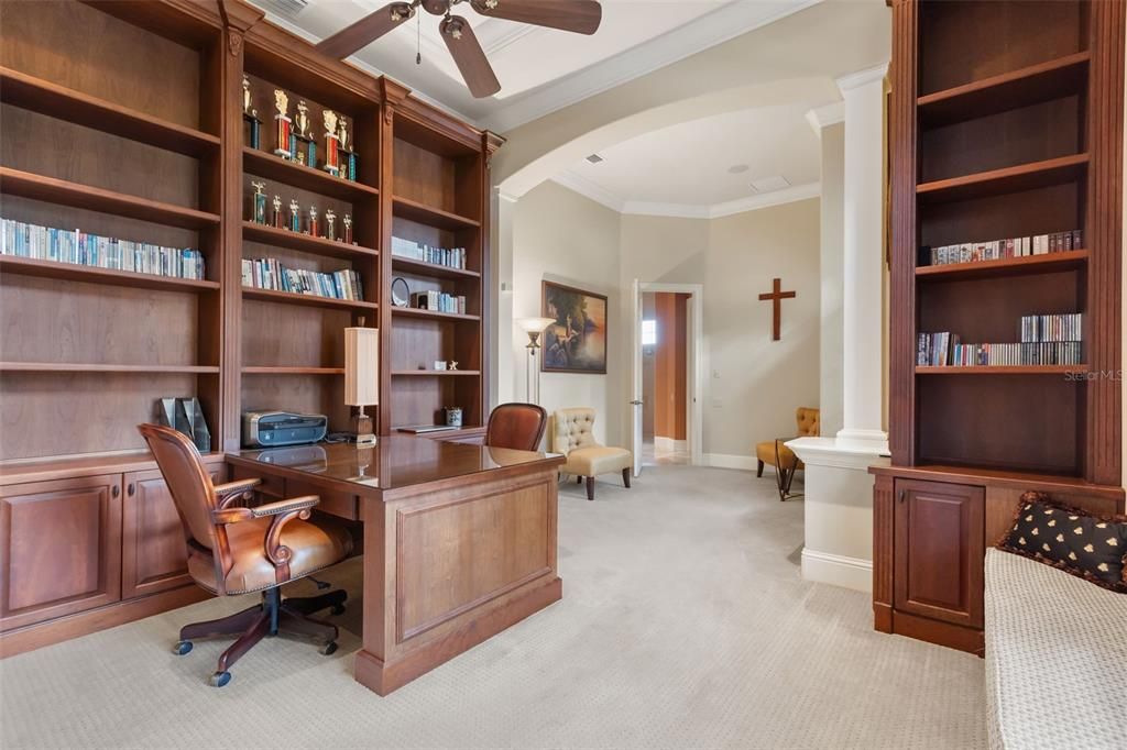 For Sale: $2,050,000 (5 beds, 6 baths, 8164 Square Feet)