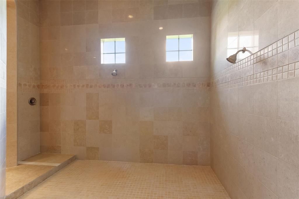 For Sale: $2,050,000 (5 beds, 6 baths, 8164 Square Feet)