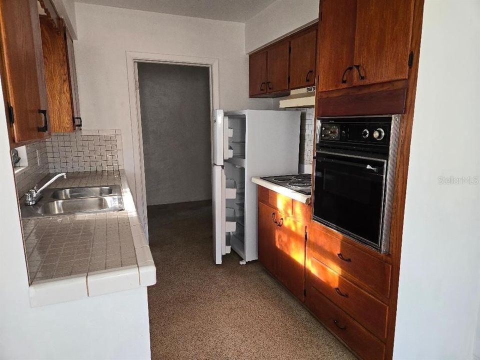For Rent: $2,000 (2 beds, 1 baths, 800 Square Feet)