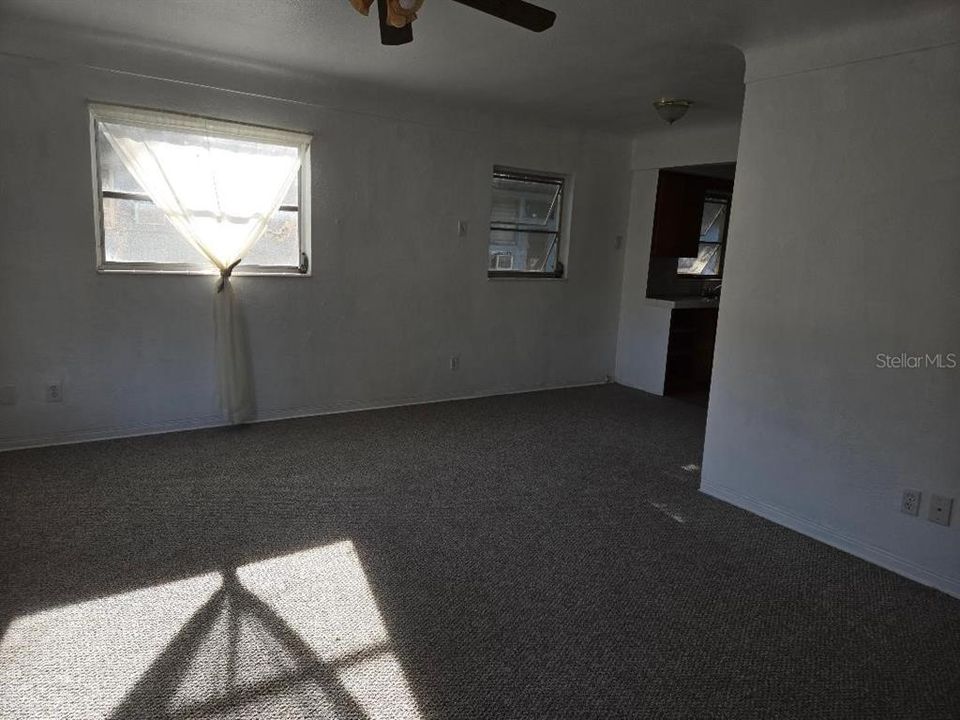 For Rent: $2,000 (2 beds, 1 baths, 800 Square Feet)