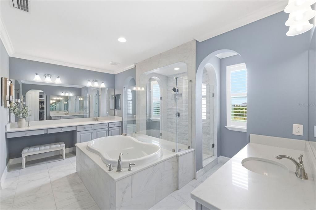 For Sale: $1,250,000 (5 beds, 4 baths, 4069 Square Feet)