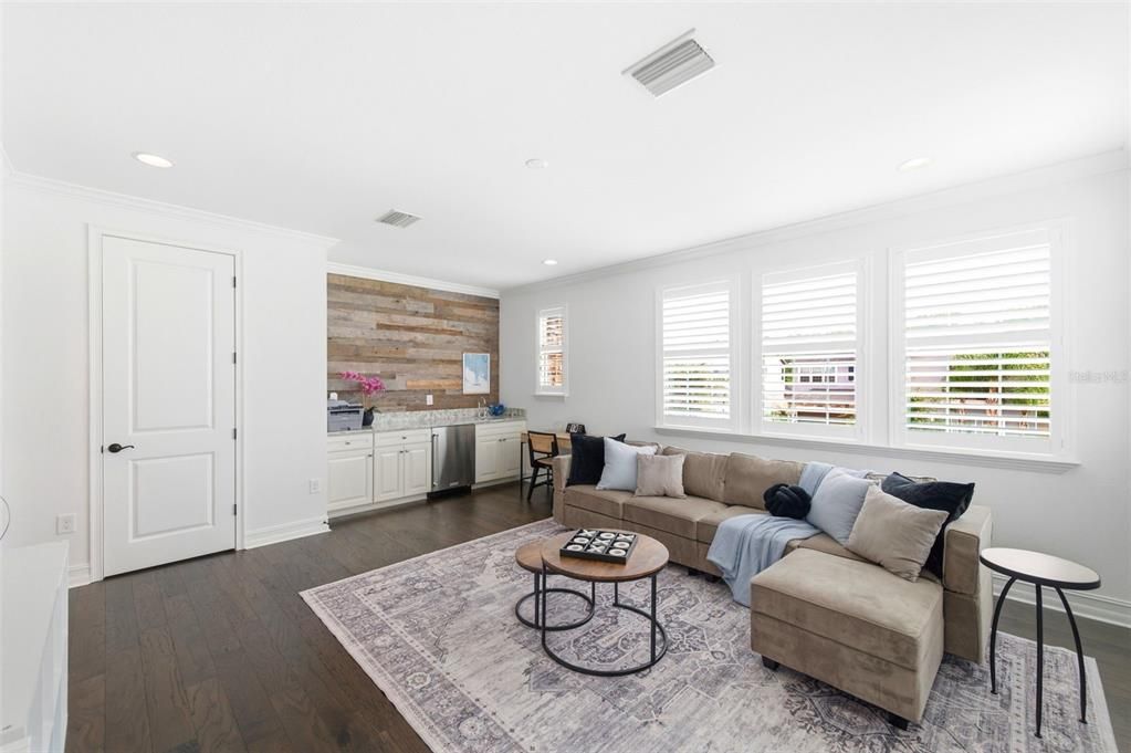 For Sale: $1,250,000 (5 beds, 4 baths, 4069 Square Feet)