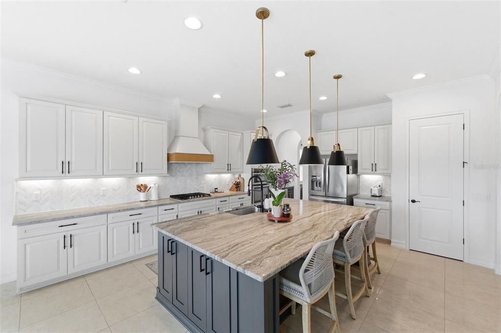 For Sale: $1,250,000 (5 beds, 4 baths, 4069 Square Feet)