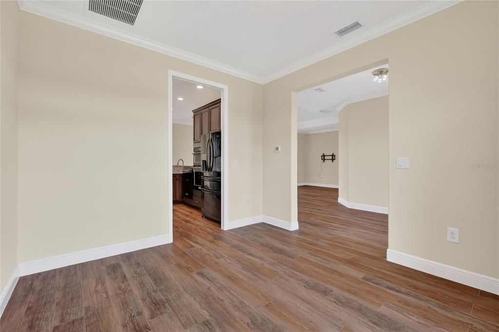 Active With Contract: $885,000 (4 beds, 3 baths, 2412 Square Feet)