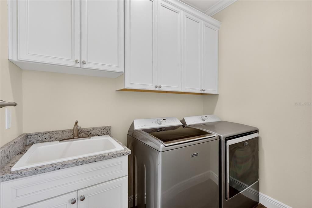 Active With Contract: $885,000 (4 beds, 3 baths, 2412 Square Feet)