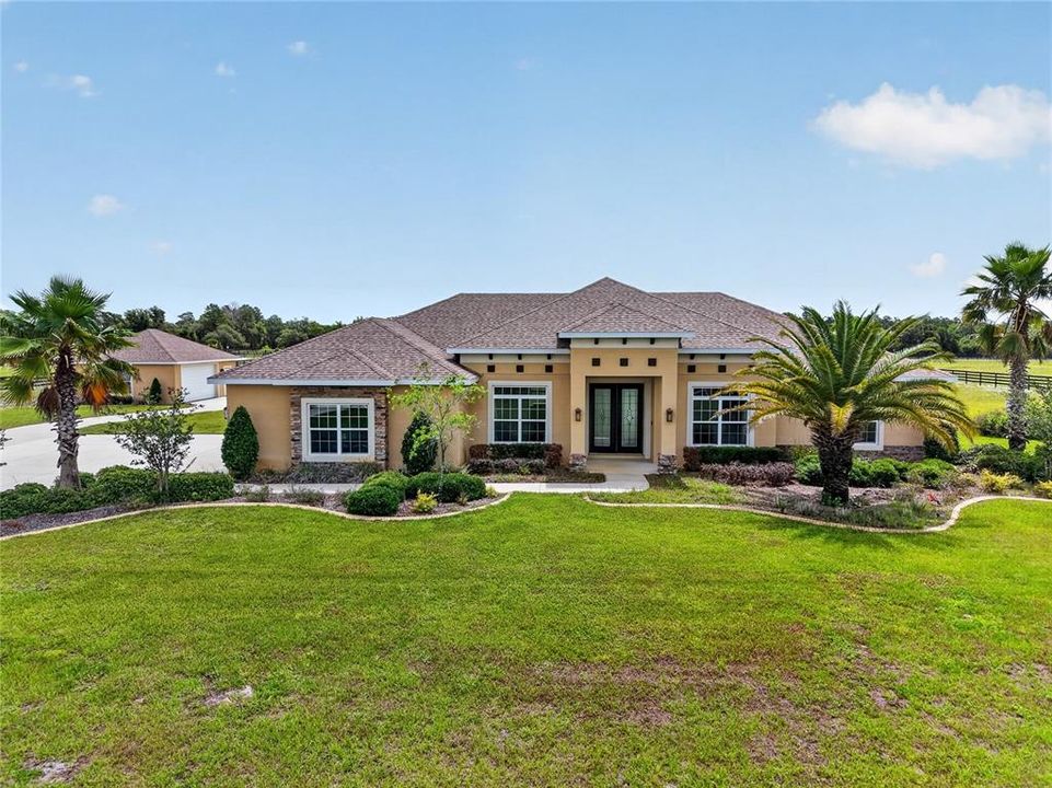 Active With Contract: $885,000 (4 beds, 3 baths, 2412 Square Feet)