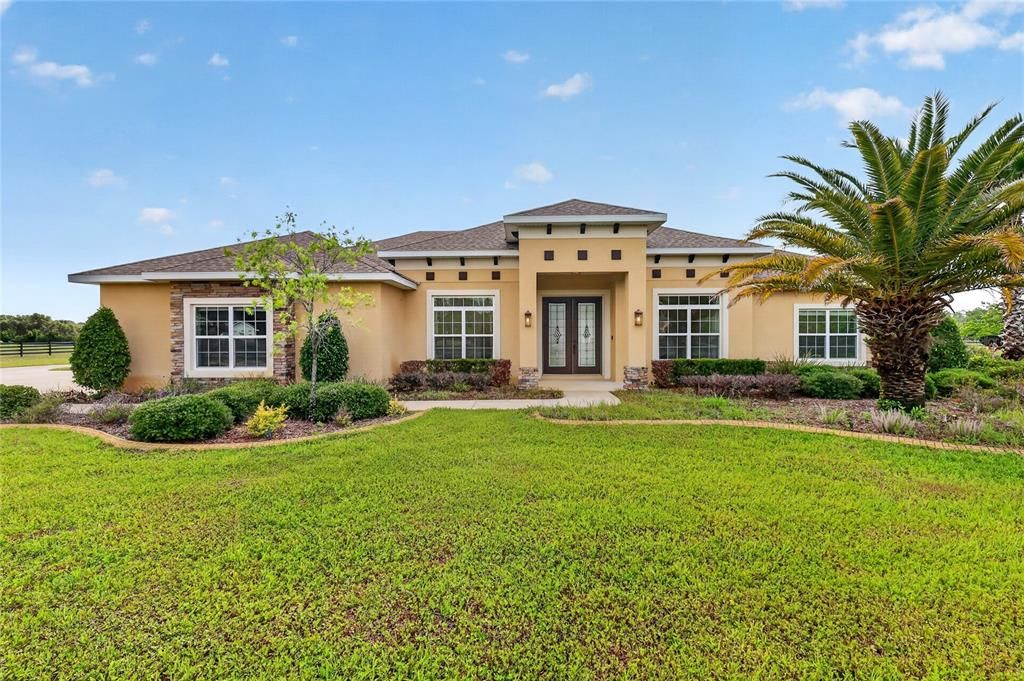 Active With Contract: $885,000 (4 beds, 3 baths, 2412 Square Feet)