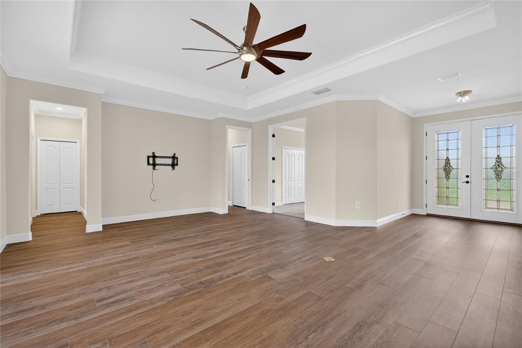 Active With Contract: $885,000 (4 beds, 3 baths, 2412 Square Feet)