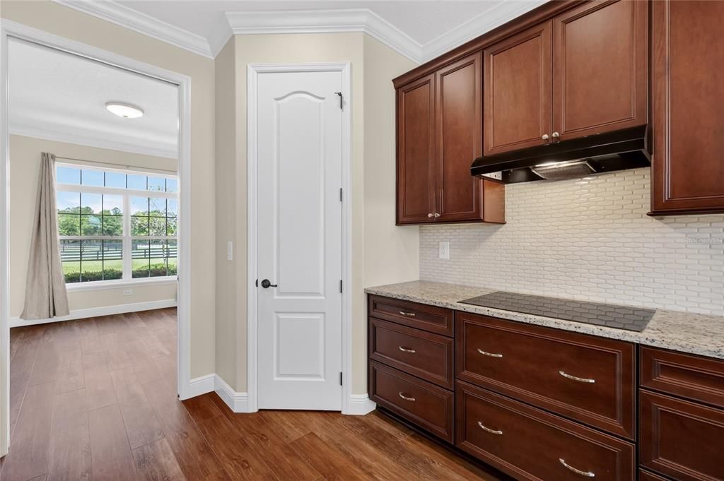 Active With Contract: $885,000 (4 beds, 3 baths, 2412 Square Feet)