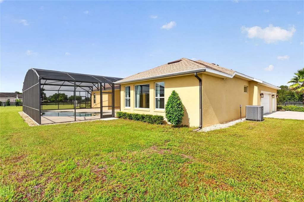 Active With Contract: $885,000 (4 beds, 3 baths, 2412 Square Feet)
