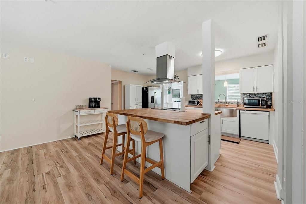 En Venta: $435,000 (3 camas, 2 baños, 1352 Pies cuadrados)