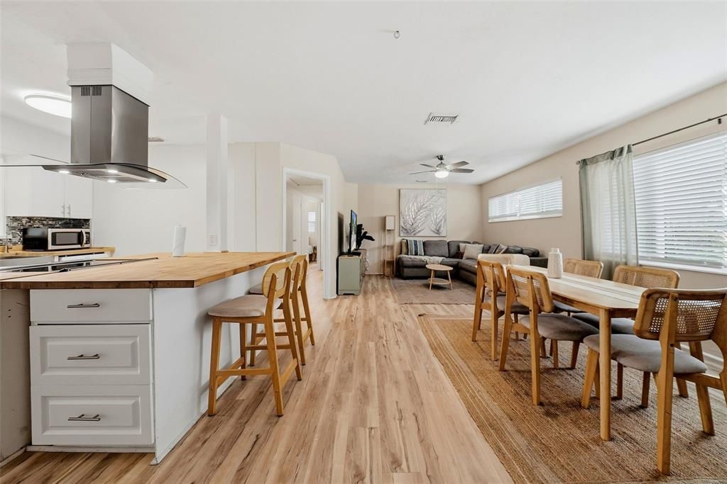 En Venta: $435,000 (3 camas, 2 baños, 1352 Pies cuadrados)