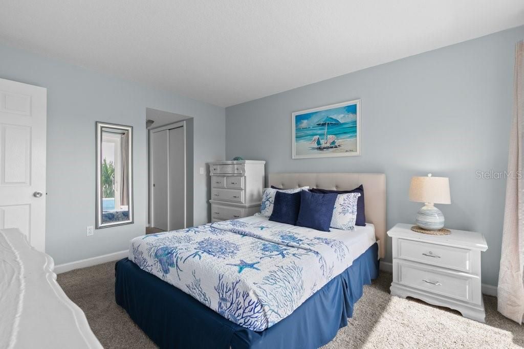 For Sale: $399,000 (2 beds, 2 baths, 1004 Square Feet)