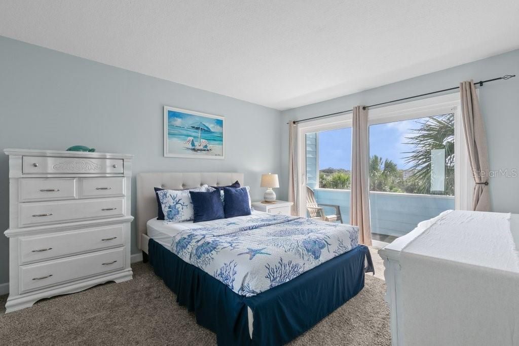 For Sale: $399,000 (2 beds, 2 baths, 1004 Square Feet)