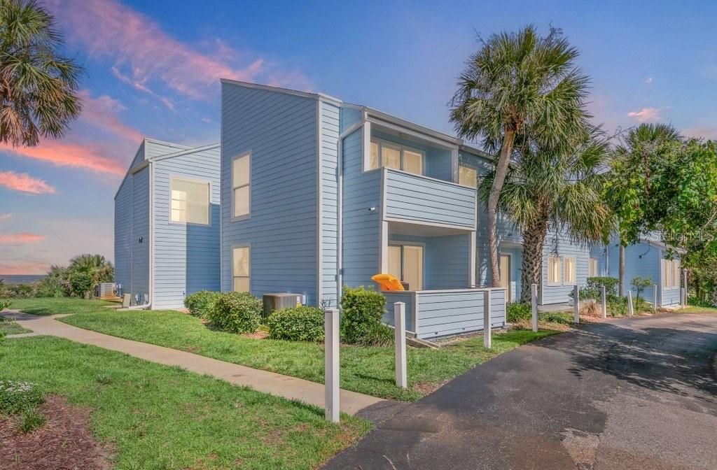 For Sale: $399,000 (2 beds, 2 baths, 1004 Square Feet)