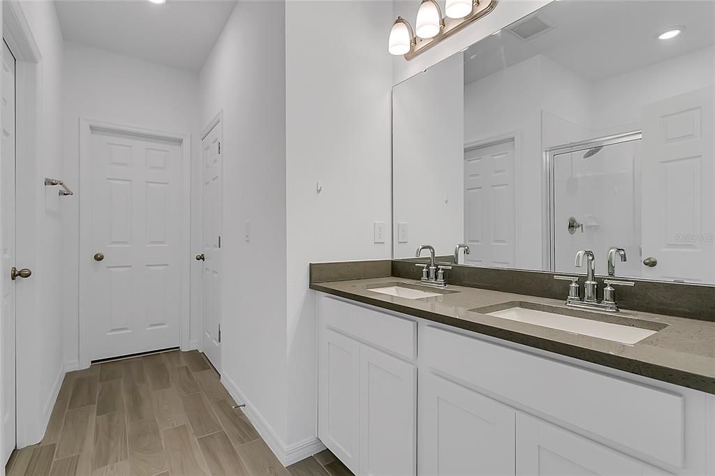 В аренду: $2,445 (3 спален, 2 ванн, 2303 Квадратных фут)