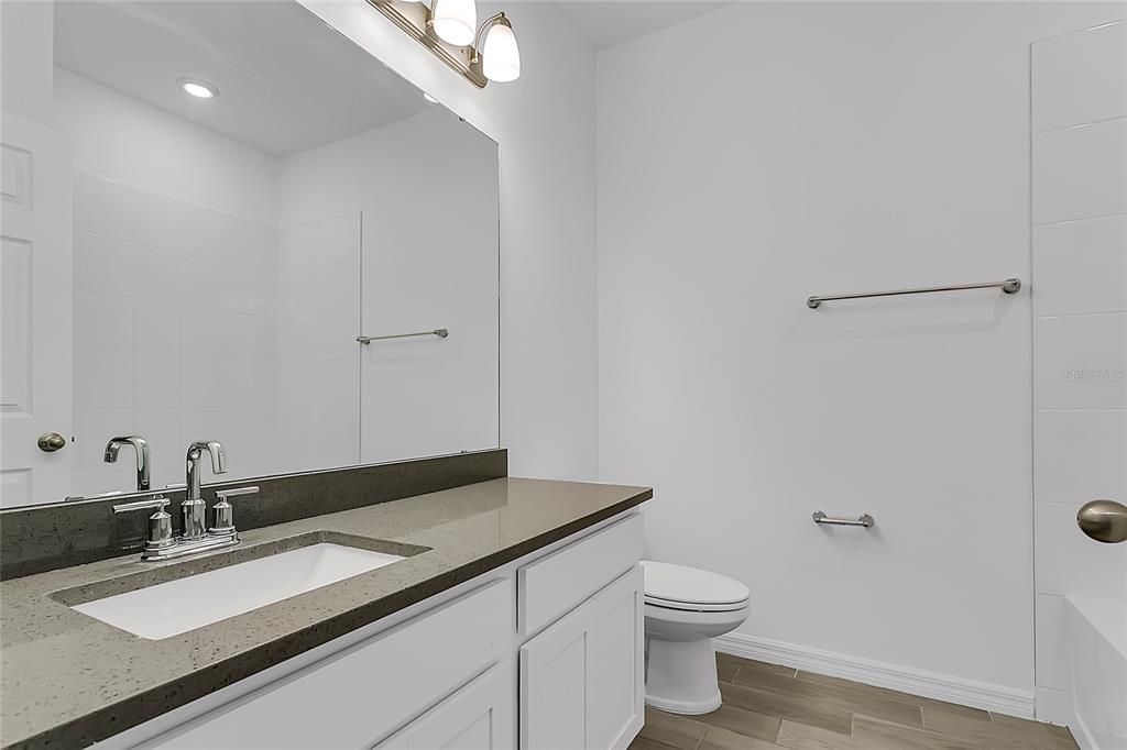 В аренду: $2,445 (3 спален, 2 ванн, 2303 Квадратных фут)