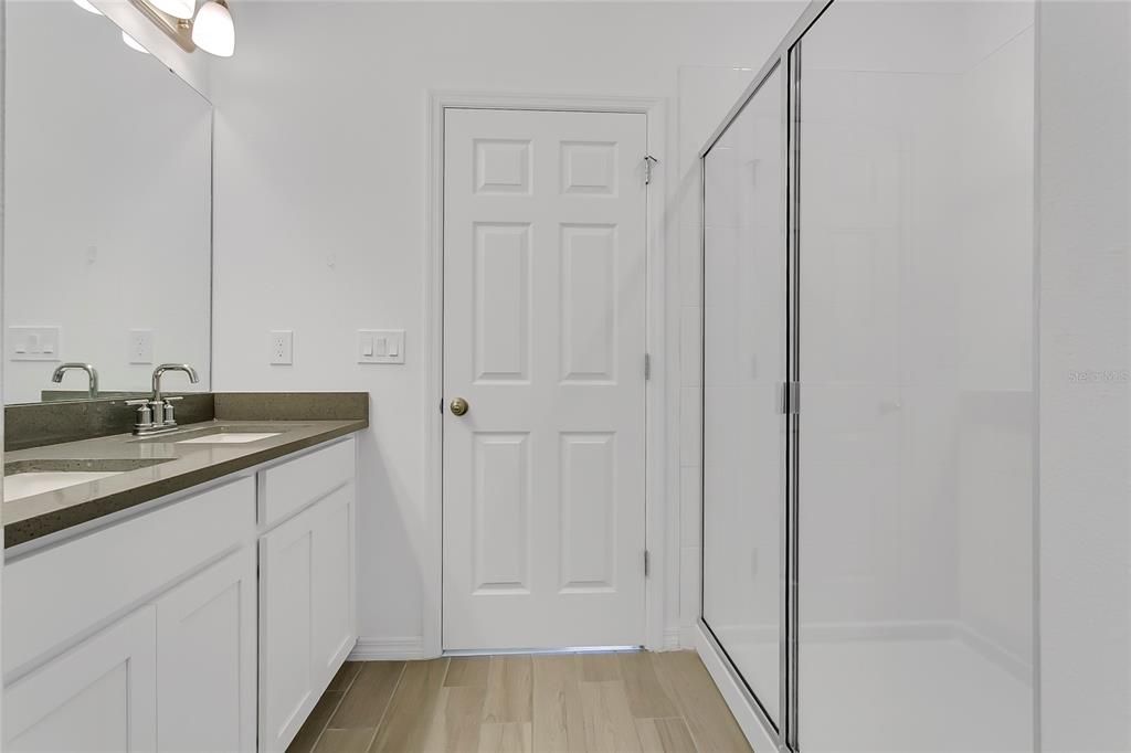 В аренду: $2,445 (3 спален, 2 ванн, 2303 Квадратных фут)