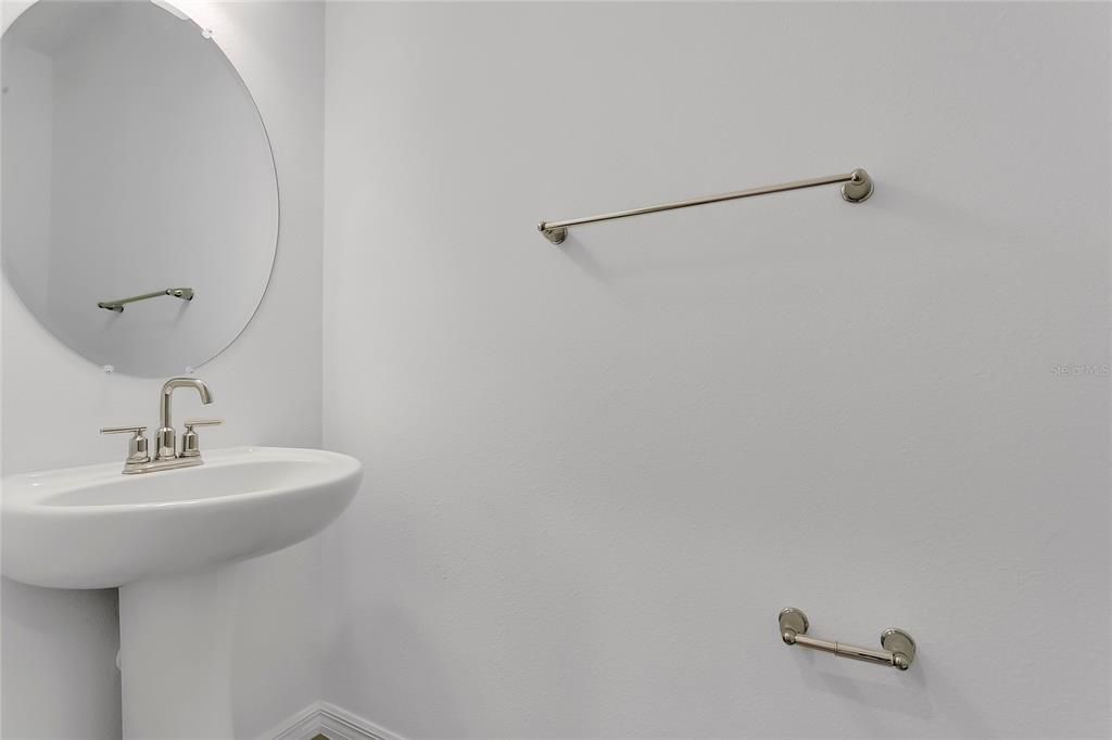 В аренду: $2,445 (3 спален, 2 ванн, 2303 Квадратных фут)