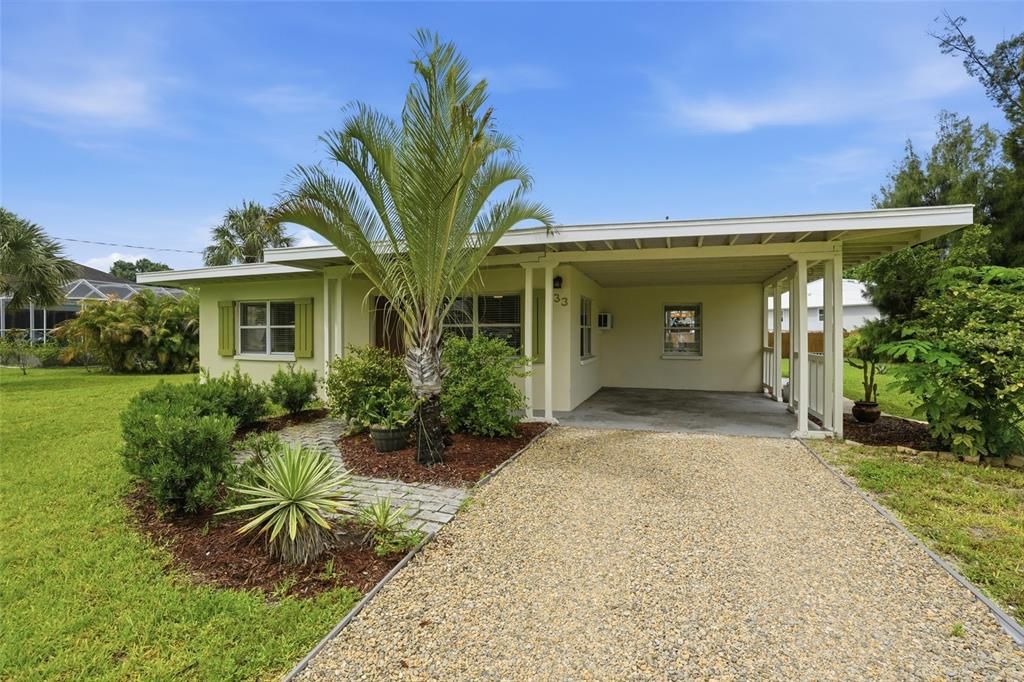 For Sale: $185,000 (2 beds, 1 baths, 876 Square Feet)