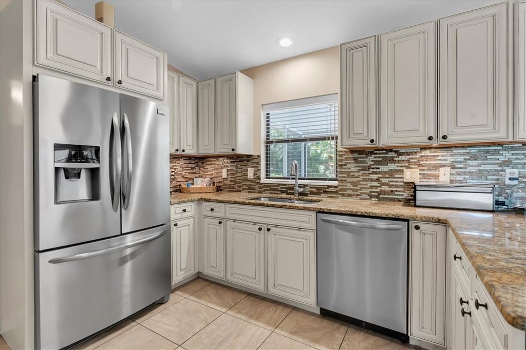 For Sale: $685,000 (5 beds, 3 baths, 2151 Square Feet)