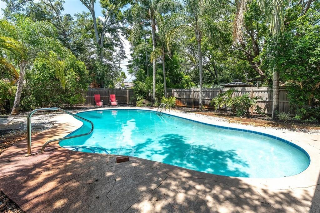 For Sale: $685,000 (5 beds, 3 baths, 2151 Square Feet)