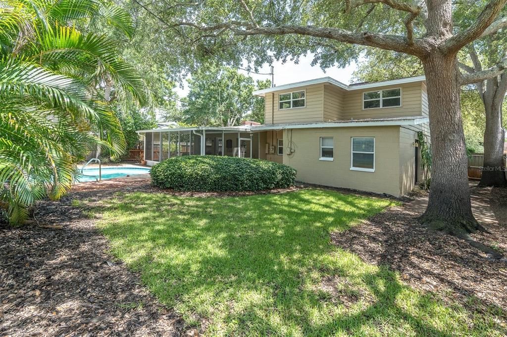For Sale: $685,000 (5 beds, 3 baths, 2151 Square Feet)