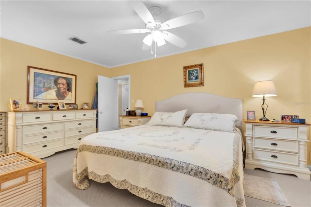 For Sale: $685,000 (5 beds, 3 baths, 2151 Square Feet)