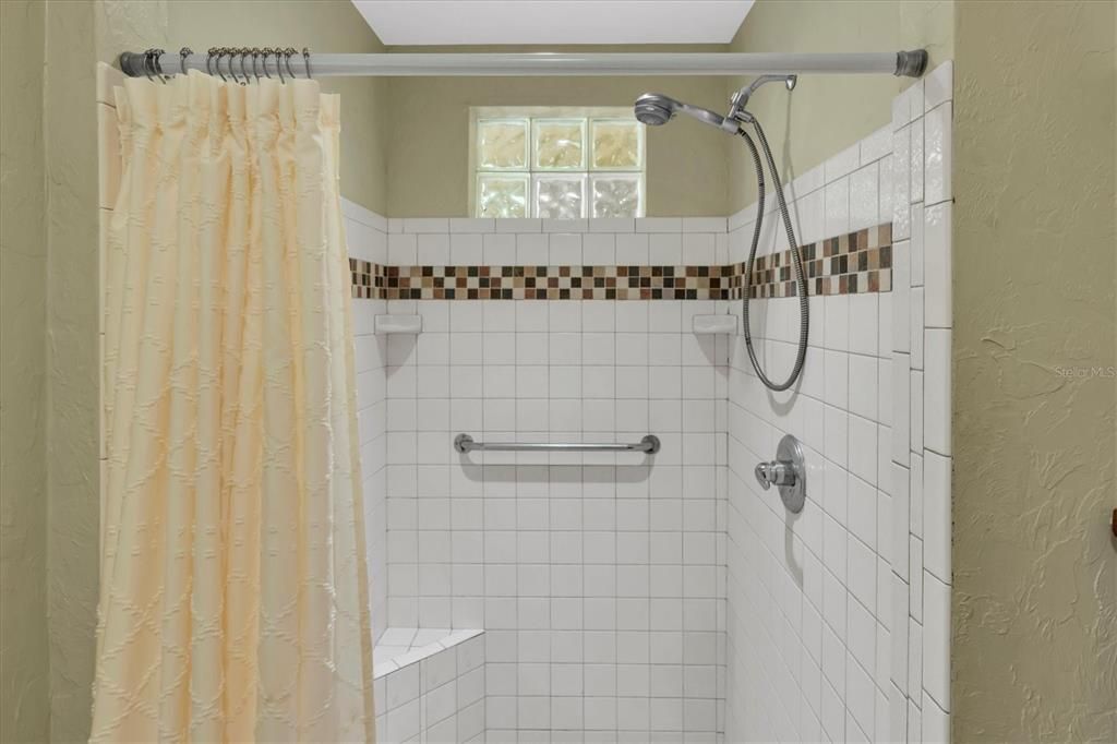 For Sale: $685,000 (5 beds, 3 baths, 2151 Square Feet)