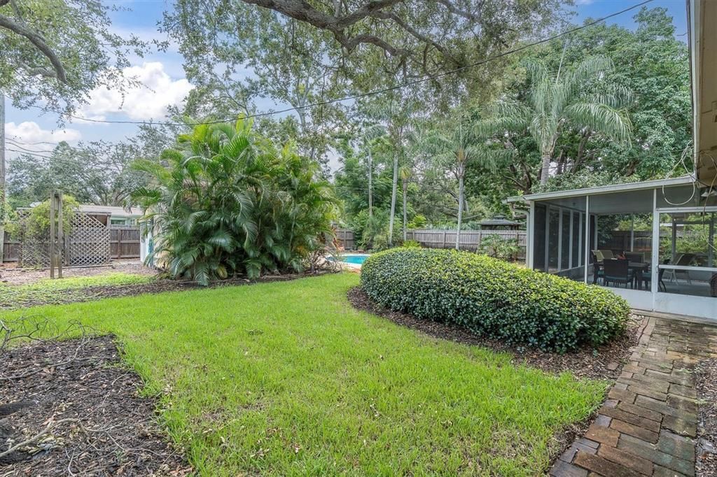 For Sale: $685,000 (5 beds, 3 baths, 2151 Square Feet)