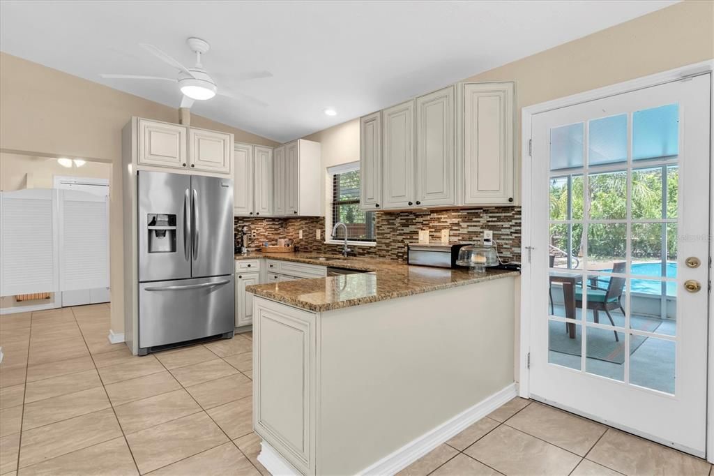 For Sale: $685,000 (5 beds, 3 baths, 2151 Square Feet)