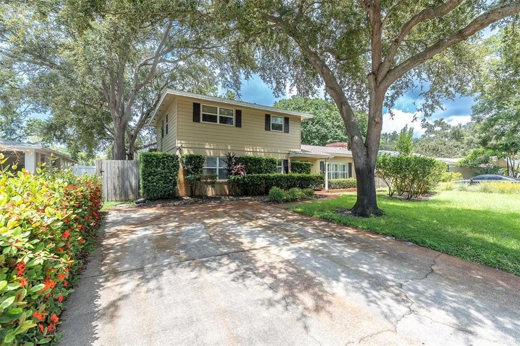 For Sale: $685,000 (5 beds, 3 baths, 2151 Square Feet)