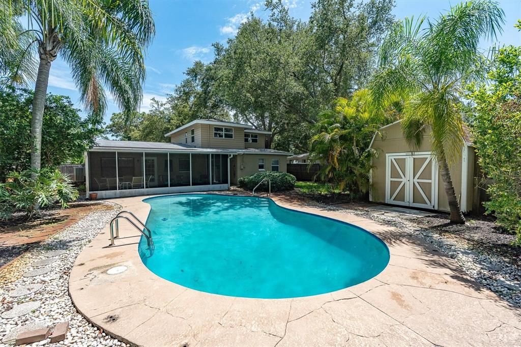 For Sale: $685,000 (5 beds, 3 baths, 2151 Square Feet)