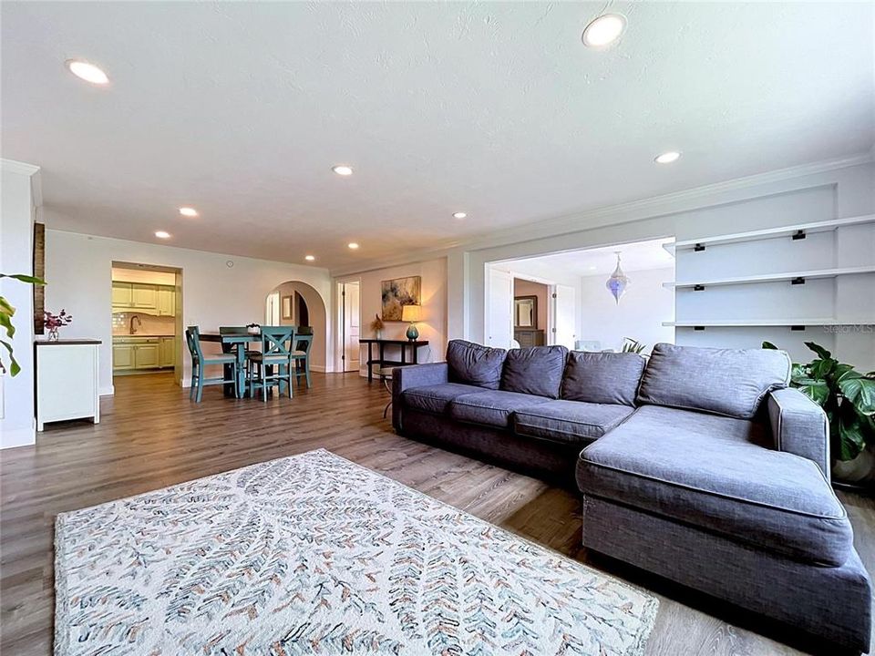 For Sale: $445,000 (3 beds, 2 baths, 1550 Square Feet)
