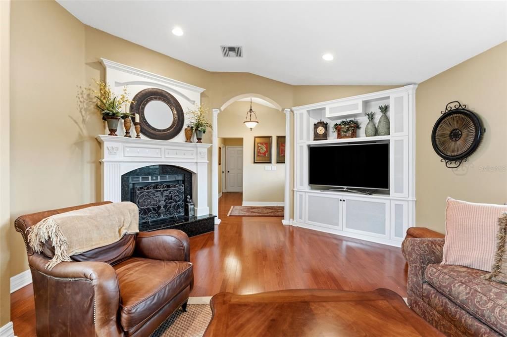 For Sale: $515,000 (3 beds, 2 baths, 2056 Square Feet)
