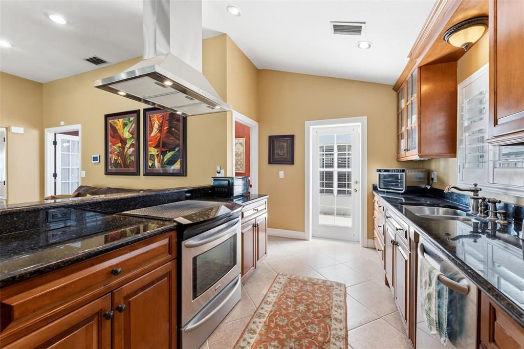 For Sale: $515,000 (3 beds, 2 baths, 2056 Square Feet)