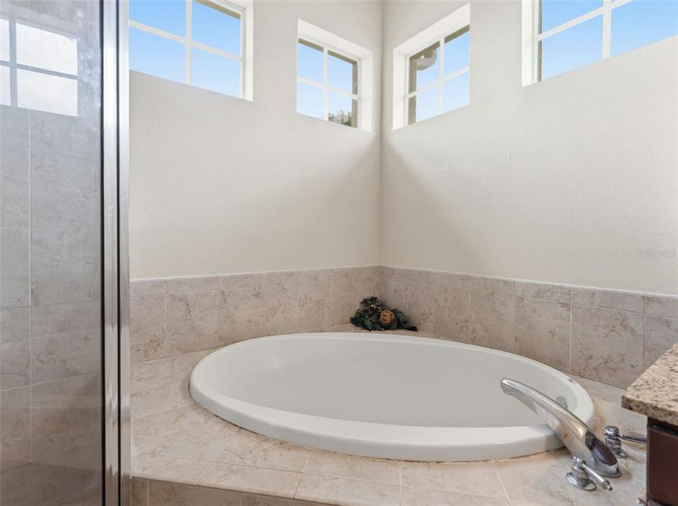 Active With Contract: $304,999 (3 beds, 2 baths, 1850 Square Feet)