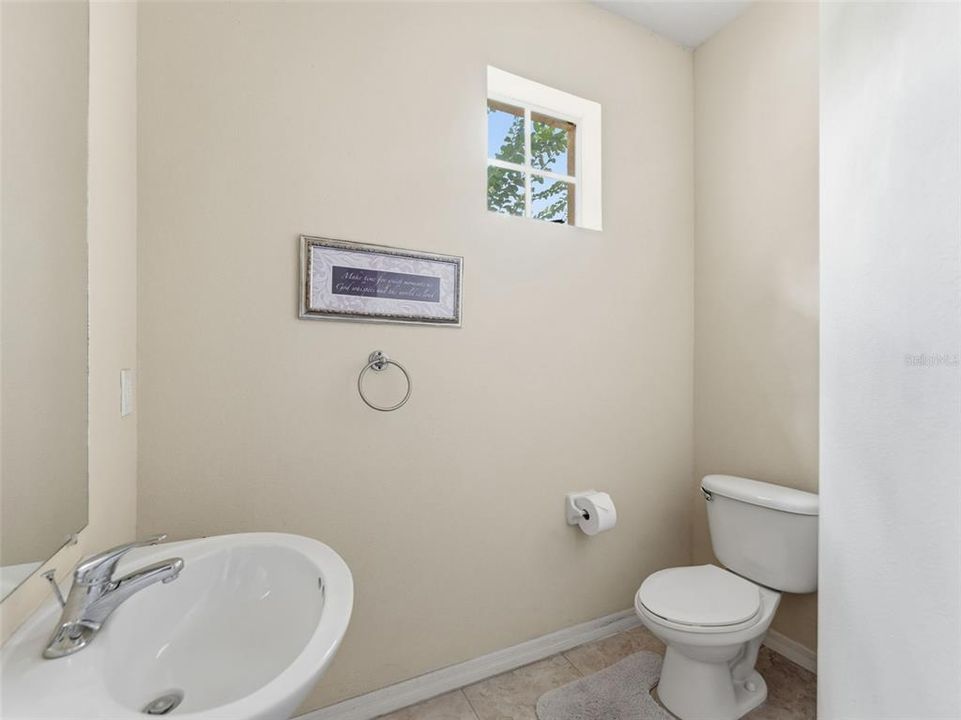Active With Contract: $304,999 (3 beds, 2 baths, 1850 Square Feet)