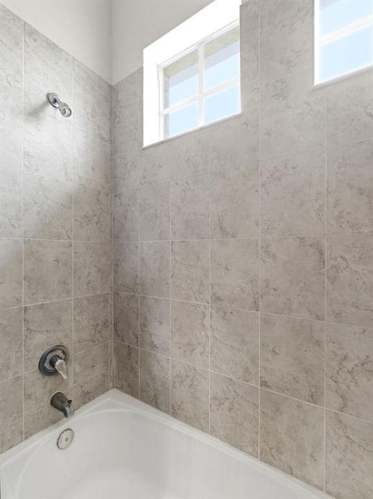 Active With Contract: $304,999 (3 beds, 2 baths, 1850 Square Feet)