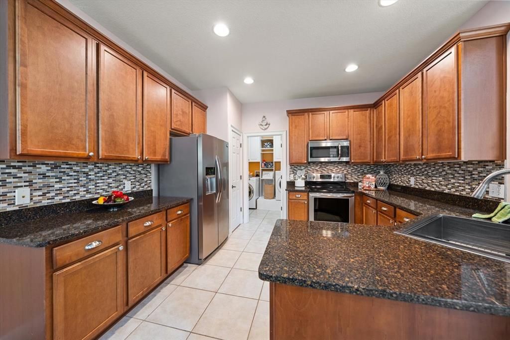 En Venta: $525,000 (3 camas, 2 baños, 2250 Pies cuadrados)